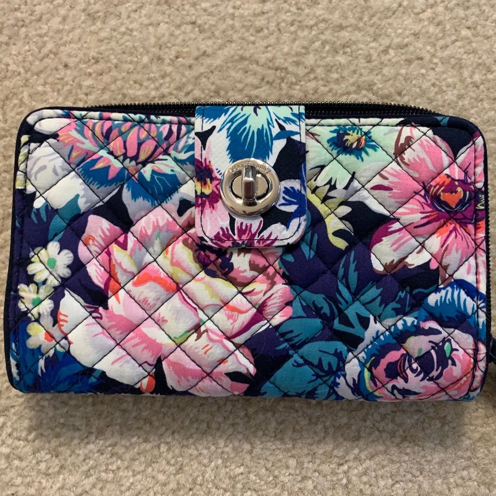 Vera Bradley Iconic RFID Turnlock Wallet in Garden Grove Print NWT